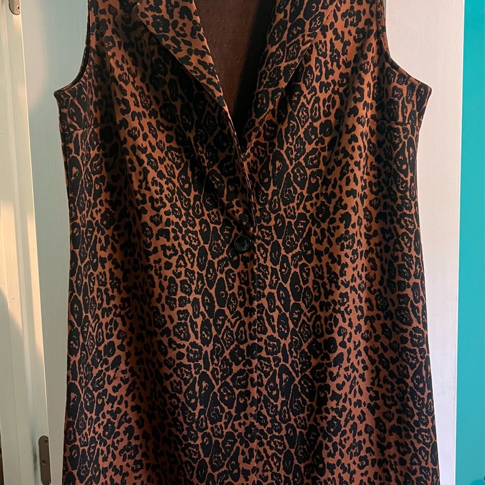 Slim Factor sleeveless jacket/blazer mid length size M